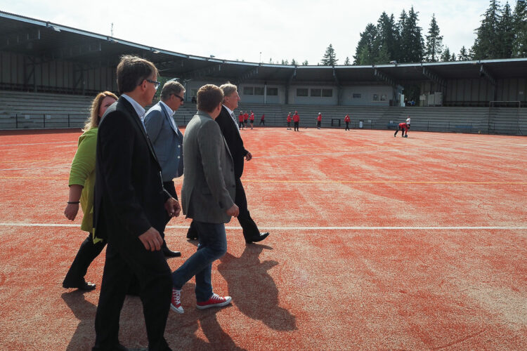  IPV Reds harjoittelee Ukonniemen stadionilla. Presidentti tutustui Ukonniemen matkailualueeseen ja urheilukeskittymään. Kuva: Katri Makkonen/Tasavallan presidentin kanslia 