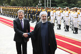 Iranin presidentti Hassan Rouhani toivotti presidentti Sauli Niinistön tervetulleeksi. Kuva: Juhani Kandell/Tasavallan presidentin kanslia