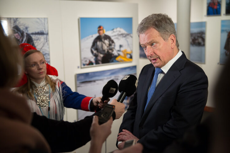  Medieintervjuer i samemuseet Siida. Bild: Matti Porre/Republikens presidents kansli
