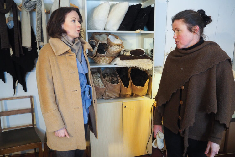  Various handicraft products are made from sheep’s wool at the Vanhala sheep farm. Entrepreneur Johanna Alamikkotervo explained that woollen trousers for adults have been an online hit product for many years. Photo: Katja Keckman/Office of the President of the Republic of Finland
