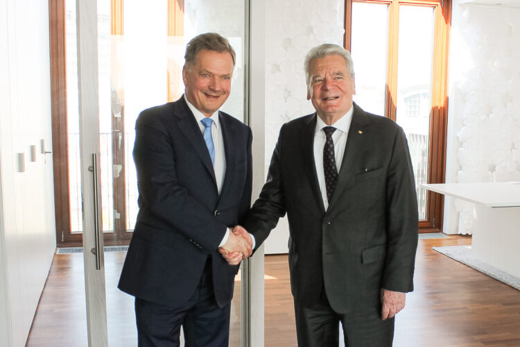  Presidentti Niinistö tapasi Saksan entisen liittopresidentin Joachim Gauckin. Kuva: Heini-Tuuli Onnela/Suomen Berliinin-suurlähetystö