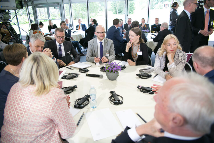 Diskussionerna  på Gullranda den 19-20 juni 2016. Foto: Republikens presidents kansli  