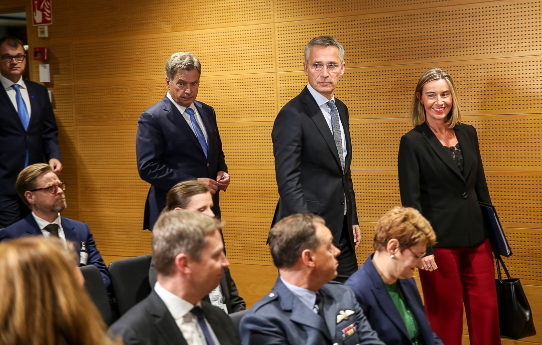 High Representative of the EU for Foreign Affairs and Security Policy Federica Mogherini (R), Secretary-General of Nato Jens Stoltenberg, President Sauli Niinistö and Prime Minister Juha Sipilä. Photo: Matti Porre/Office of the President of the Republic of Finland
