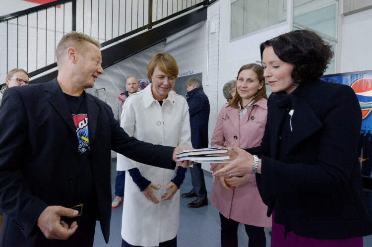 Presidentti Niinistö ja rouva Haukio ottivat vieraat vastaan 17. syyskuuta 2018 Presidentinlinnassa. Kuva: Juhani Kandell/Tasavallan presidentin kanslia