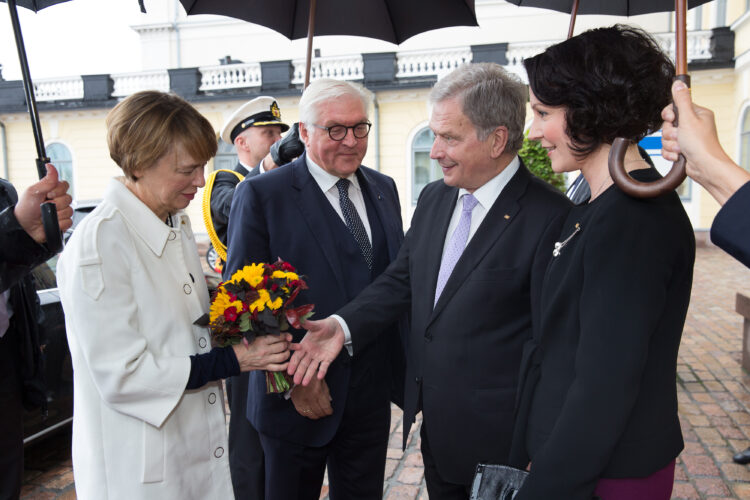 Presidentti Niinistö ja rouva Haukio ottivat vieraat vastaan 17. syyskuuta 2018 Presidentinlinnassa. Kuva: Juhani Kandell/Tasavallan presidentin kanslia