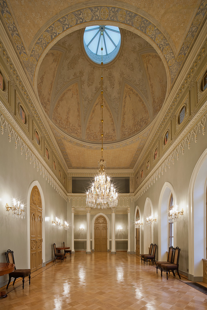 Events, such as banquets for state visits, are held in the Hall of State, the place for President Trump's and President Putin's press conference at #HELSINKI2018. Completed in 1907, the hall was inspired by St George’s Hall in the Winter Palace in St. Petersburg. The Lex statue (1919) by Walter Runeberg is a plaster copy of the Lex section of the statue of Alexander II in Senate Square. Photo: Soile Tirilä / The Finnish National Board of Antiquities