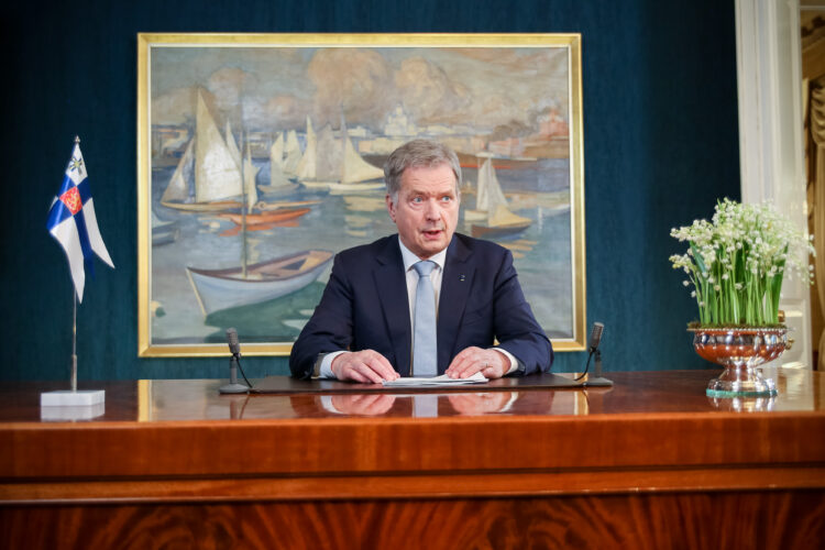 Tasavallan presidentti Sauli Niinistö puhumassa vuoden 2019 uudenvuodenpuhettaan. Kuva: Matti Porre/Tasavallan presidentin kanslia