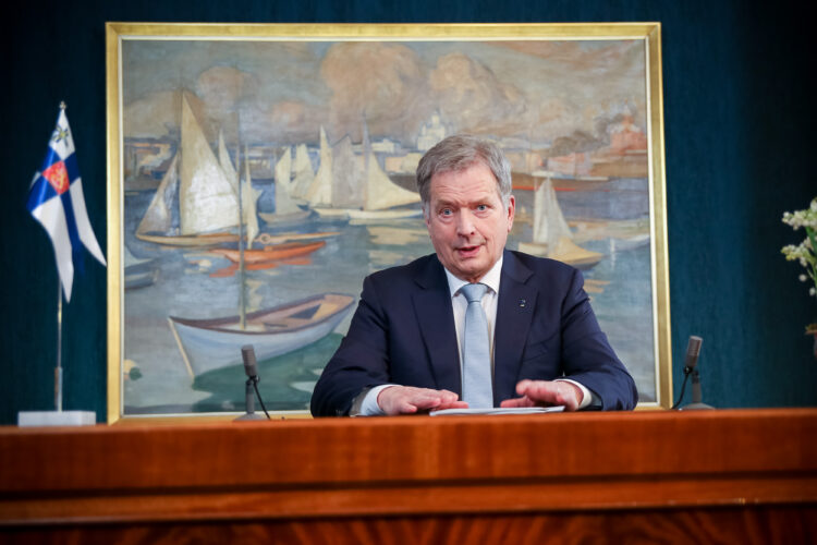 Tasavallan presidentti Sauli Niinistö puhumassa vuoden 2019 uudenvuodenpuhettaan. Kuva: Matti Porre/Tasavallan presidentin kanslia