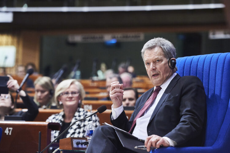 Presidentti Niinistö puhui Euroopan neuvoston parlamentaarisen yleiskokouksen täysistunnossa. © Council of Europe / Candice Imbert