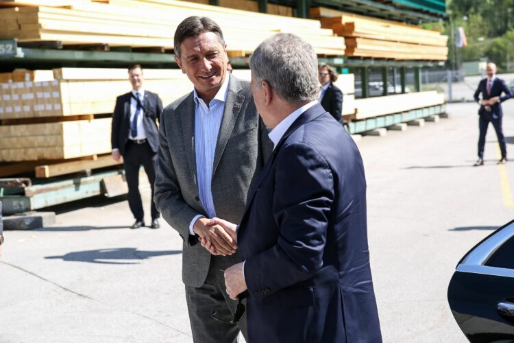 Presidents Niinistö and Pahor visited wooden house company Jelovica in Preddvor. Photo: Matti Porre/Office of the Republic of Finland