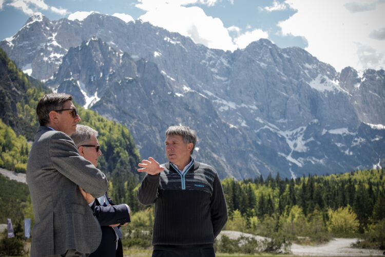 CEO of Planica Nordic Center Jello Gros (R) guided the Presidents. Photo: Matti Porre/Office of the Republic of Finland