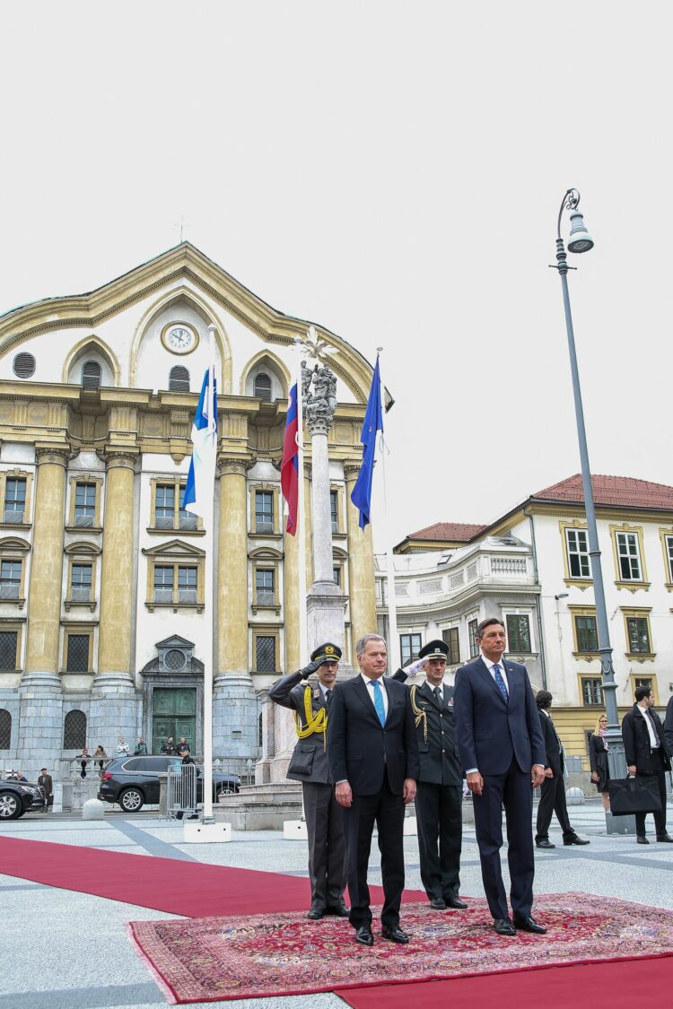 Slovenian presidentti Borut Pahor vastaanotti presidentti Niinistön viralliselle vierailulle Sloveniaan. Kuva: Matti Porre /Tasavallan presidentin kanslia