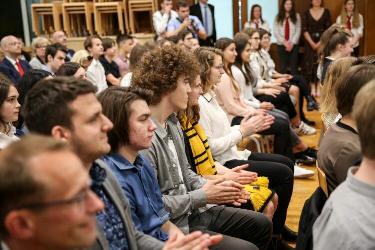 President Niinistö spoke to local secondary school students with President Pahor in a climate change seminar. Photo: Matti Porre/Office of the President of the Republic