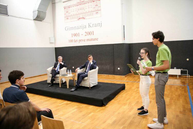 President Niinistö spoke to local secondary school students with President Pahor in a climate change seminar. Photo: Matti Porre/Office of the President of the Republic