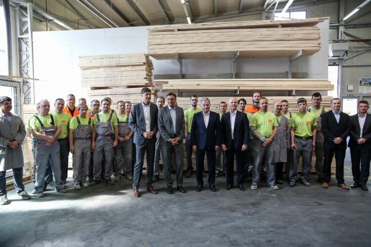 Presidents Niinistö and Pahor visited wooden house company Jelovica in Preddvor. Photo: Matti Porre/Office of the Republic of Finland