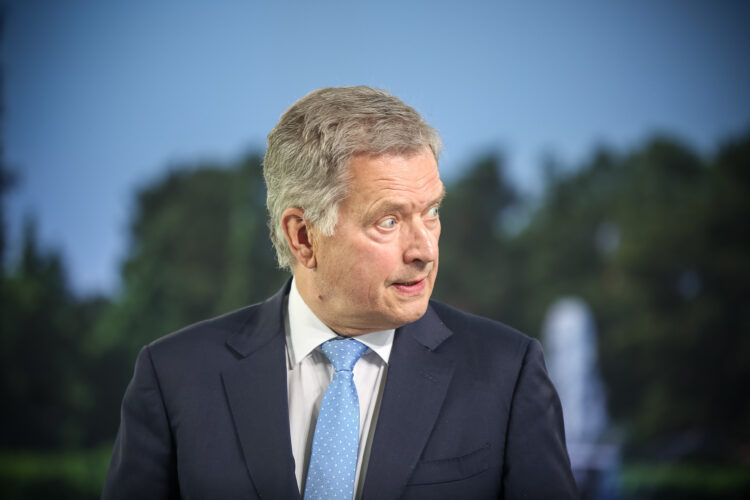 
Presidentti Niinistö tapasi mediaa ennen Kultaranta-keskustelujen alkua 16. kesäkuuta 2019. Kuva: Juhani Kandell/Tasavallan presidentin kanslia