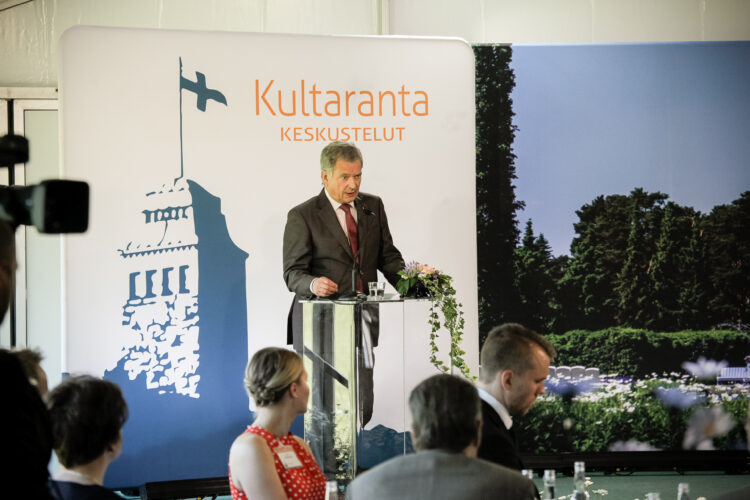 Kultaranta-keskustelujen avauspäivä sunnuntaina 16. kesäkuuta 2016. 
Kuva: Matti Porre/Tasavallan presidentin kanslia