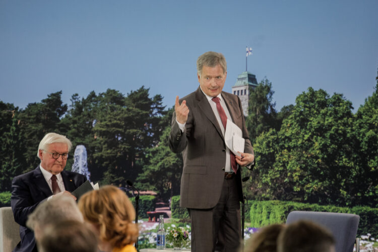 Kultaranta-keskustelujen avauspäivä sunnuntaina 16. kesäkuuta 2016. 
Kuva: Matti Porre/Tasavallan presidentin kanslia