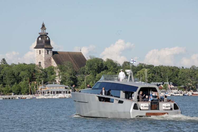 President Sauli Niinistö, Mrs Jenni Haukio, Federal President of Germany Frank-Walter Steinmeier and Mrs Elke Büdenbender traveled to Turku by Kultaranta VIII boat on 15 June 2019.  

Photo: Matti Porre/Office of the President of the Republic of Finland