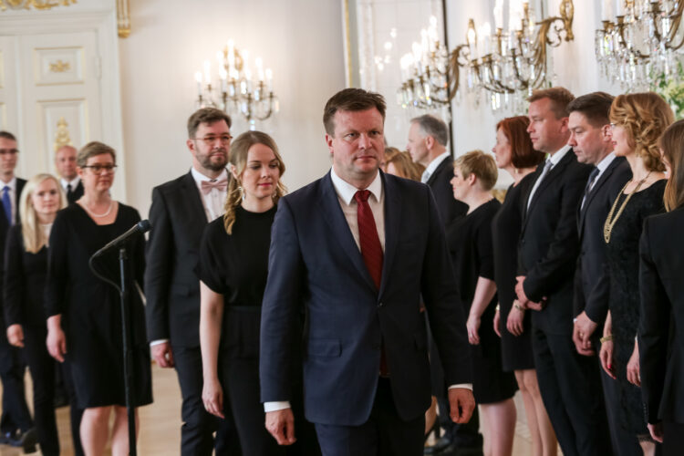 Pääministeri Antti Rinteen uusi hallitus tervehdyskäynnillä Presidentinlinnassa 6. kesäkuuta 2019. Kuva: Matti Porre/Tasavallan presidentin kanslia