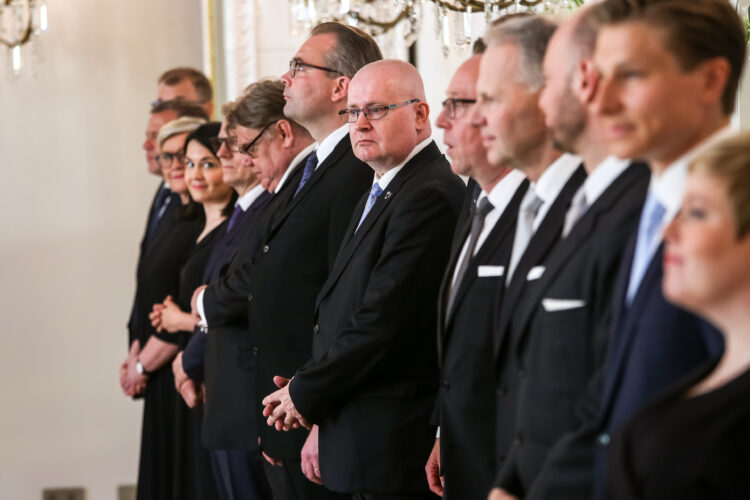 Tehtävänsä jättänyt pääministeri Juha Sipilän hallitus kävi jäähyväiskäynnillä Presidentinlinnassa 6. kesäkuuta 2019 ennen uutta hallitusta. Kuva: Matti Porre/Tasavallan presidentin kanslia