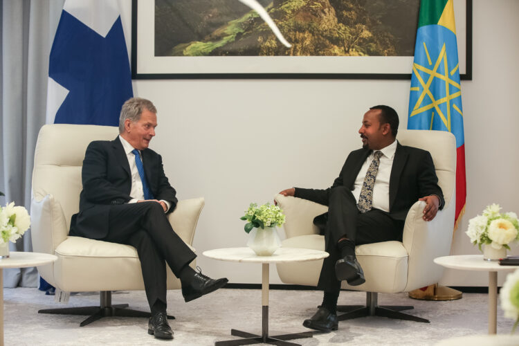 Presidentti Sauli Niinistö tapasi Etiopian pääministeri Abiy Ahmedin Addis Abebassa 15. lokakuuta 2019. Pääministeri Abiy palkittiin Nobelin rauhanpalkinnolla viime viikolla. Keskusteluja muun muassa rauhasta, tyttöjen ja naisten asemasta sekä Euroopan ja Afrikan yhteistyöstä Kuva: Juhani Kandell/Tasavallan presidentin kanslia