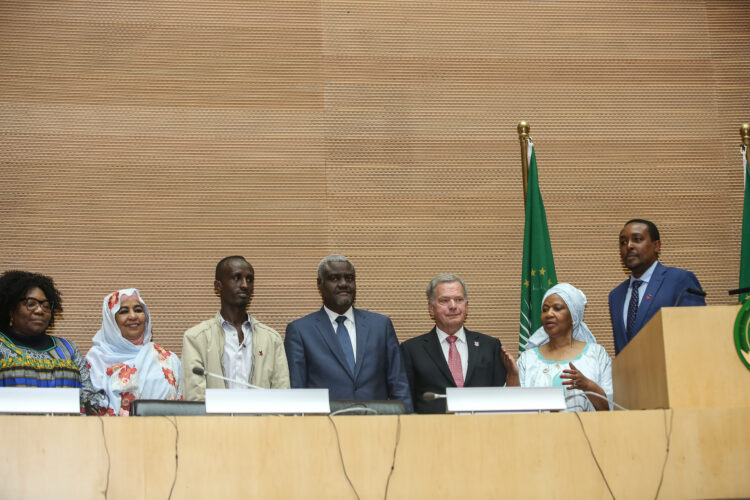 Presidentti Sauli Niinistö osallistui HeForShe-tasa-arvoliikkeen tilaisuuteen yhdessä Afrikan unionin komission puheenjohtajan Moussa Faki Mahamatin, Etiopian pääministeri Abiy Ahmedin ja YK:n tasa-arvojärjestö UN Womenin pääjohtaja Phumzile Mlambo-Ngcukan kanssa. Kuva: Juhani Kandell/Tasavallan presidentin kanslia