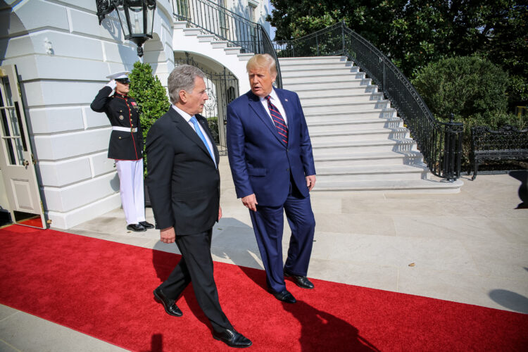 President Trump bids farewell to the President Niinistö. Photo: Matti Porre/Office of the President of the Republic of Finland 