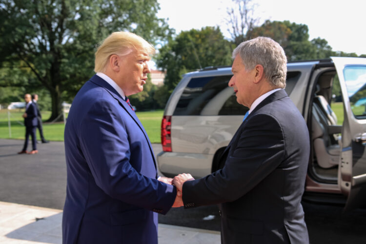 President Trump bids farewell to the President Niinistö. Photo: Matti Porre/Office of the President of the Republic of Finland 