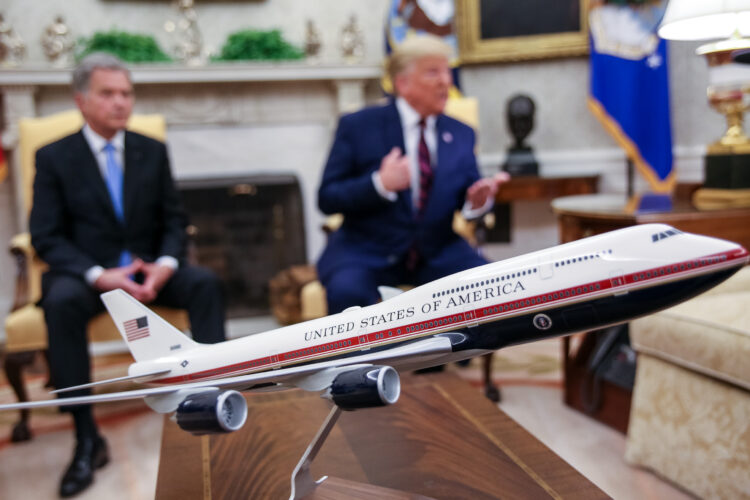 Bilateral discussions between President Niinistö and President Trump in the Oval Office. 
Photo: Matti Porre/Office of the President of the Republic of Finland 