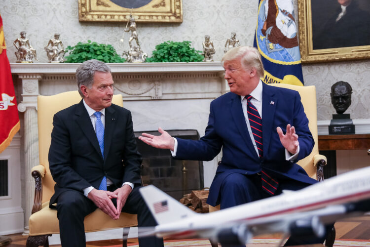 Bilateral discussions between President Niinistö and President Trump in the Oval Office. 
Photo: Matti Porre/Office of the President of the Republic of Finland 