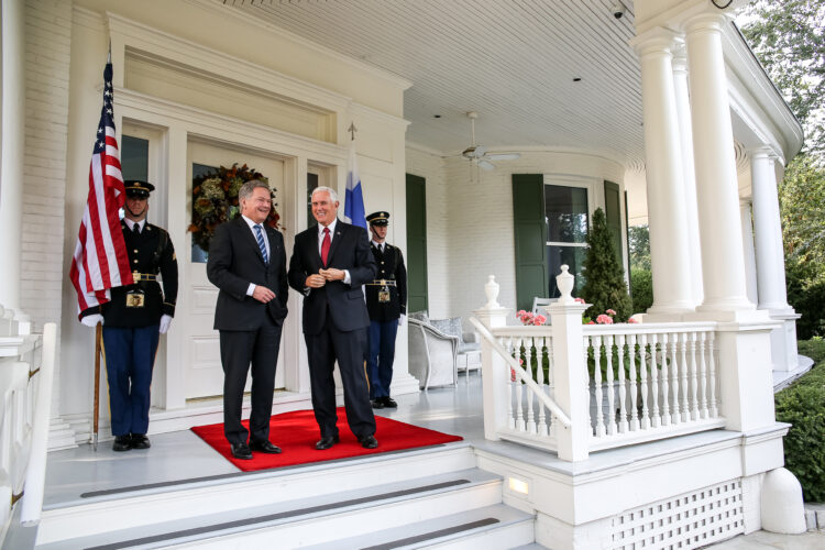 Frukostmöte med Förenta staternas vicepresident Mike Pence. Foto: Matti Porre/Republikens presidents kansli
