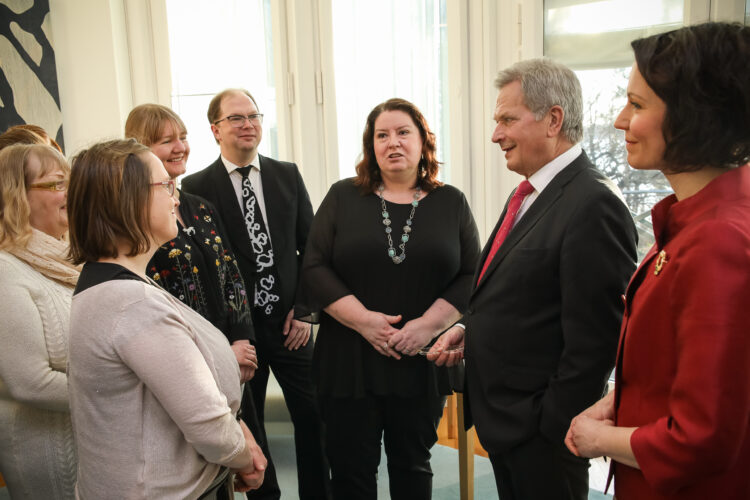 Keskusteluissa eläin- ja luonnonsuojelujärjestöjen edustajien kanssa.