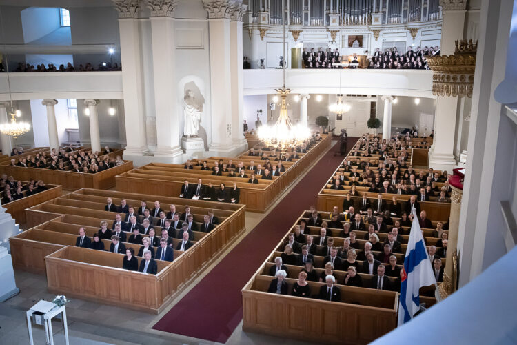 Presidenttipari aloitti itsenäisyyspäivän juhlallisuudet osallistumalla Suomen itsenäisyyden ekumeeniseen juhlajumalanpalvelukseen Tuomiokirkossa. Kuva: Markku Pihlaja