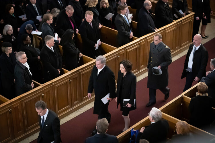 Presidenttipari aloitti itsenäisyyspäivän juhlallisuudet osallistumalla Suomen itsenäisyyden ekumeeniseen juhlajumalanpalvelukseen Tuomiokirkossa. Kuva: Markku Pihlaja