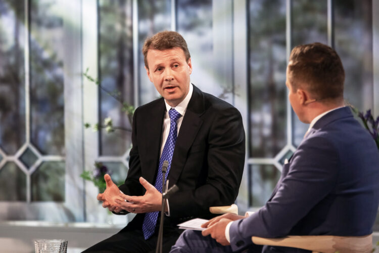 Risto Siilasmaa, styrelseordförande för Nokia och F-Secure, under den andra temadiskussionen. Foto: Matti Porre/Republikens presidents kansli