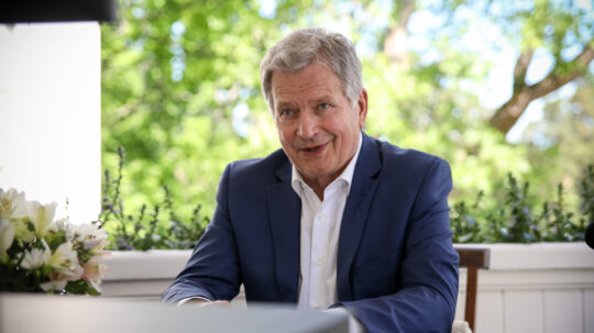 Tasavallan presidentti Sauli Niinistö virtuaalivierailulla Taipalsaarella ja Tampereella. Kuva: Matti Porre/Tasavallan presidentin kanslia