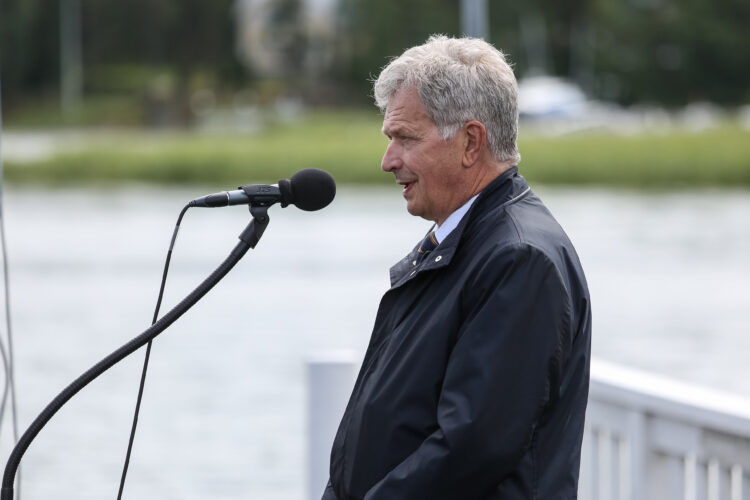 Marinen firade sin årsdag med att salutera republikens president Sauli Niinistö på Gullranda torsdagen den 9 juli.