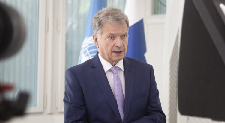 Tasavallan presidentti Sauli Niinistö pitämässä virtuaalipuheenvuoroa YK:n Pekingin naisten oikeuksien julistuksen 25-vuotisjuhlakokouksessa 1.10.2020. Kuva: Riikka Hietajärvi/Tasavallan presidentin kanslia