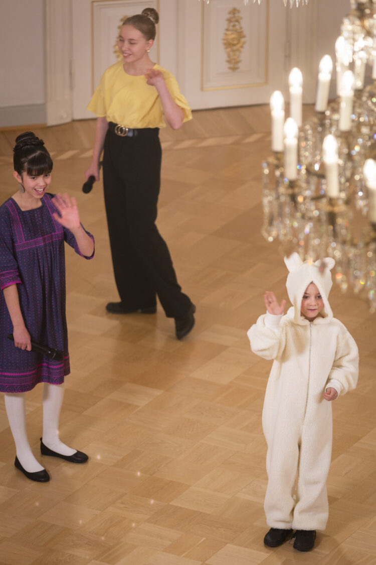 Biolapset performing in the Presidential Palace at the Independence Day celebration. Photo: Juhani Kandell/Office of the President of the Republic