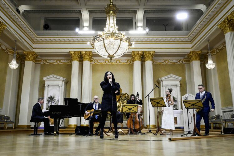 Diandra performing in the Hall of State of the Presidential Palace State at the Independence Day celebration. Photo: Emmi Korhonen/Office of the President of the Republic