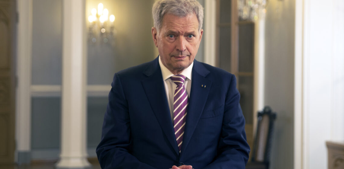 President Niinistö förklarade insamlingen Gemensamt Ansvar öppnad. Öppningen av insamlingen spelades in i Presidentens slott. Foto: Riikka Hietajärvi/Republikens presidents kansli