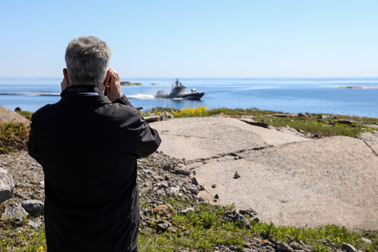 In the Ritva 21 exercise, President Niinistö viewed anti-ship missile firings by Rauma class vessels. Photo: Jouni Mölsä/Office of the President of the Republic