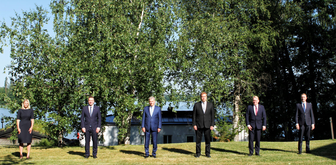 President Niinistö träffade Finlands, Sveriges, Norges och Danmarks försvarsministrar samt Islands utrikesminister vid Nordefco-mötet i Tusby. Foto: Försvarsministeriet
