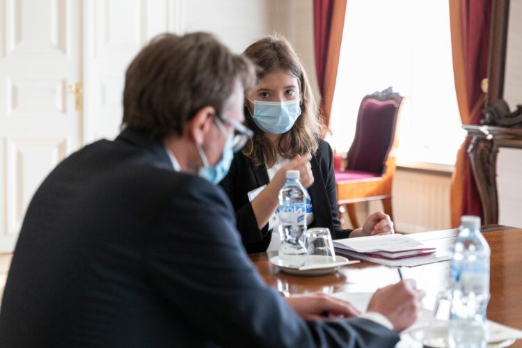 On 6 October 2021, Nella Salminen met with members of the Cabinet of the President of the Republic of Finland. Photo: Jon Norppa/The Office of the President of the Republic of Finland