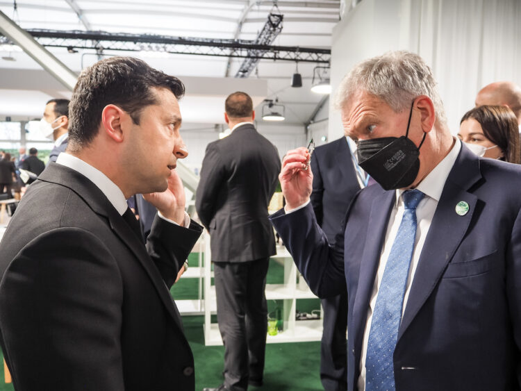 President Niinistö and President of Ukraine Volodymyr Zelensky at the UN COP26 Climate Change Conference in Glasgow on 1 November 2021. Photo: Tino Savolainen/Office of the President of the Republic of Finland