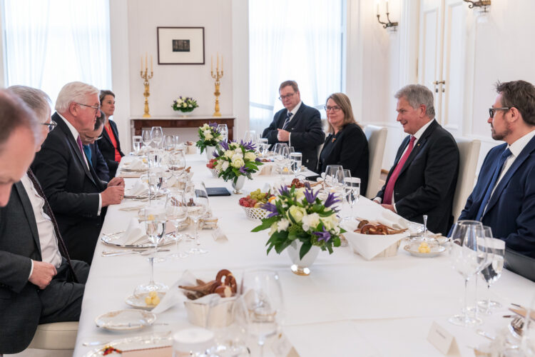 Working lunch at Bellevue Palace in Berlin on 22 November 2021. Photo: Matti Porre/Office of the President of the Republic of Finland
