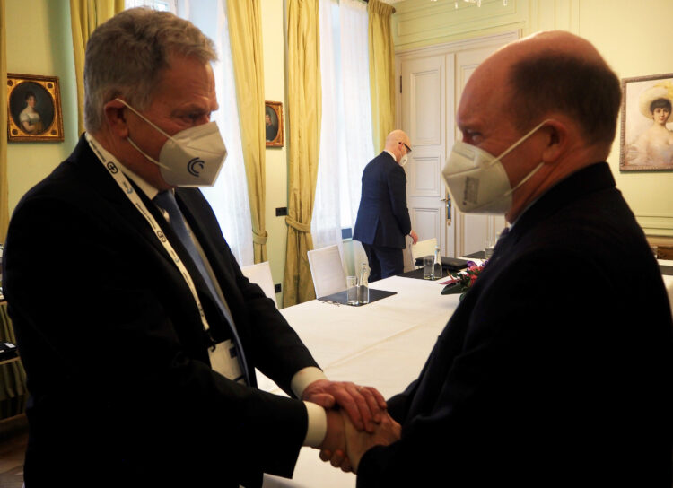 President Niinistö mötte senator Chris Coons i säkerhetskonferens i München den 19 februari 2022. Foto: Tino Savolainen/Republikens presidents kansli