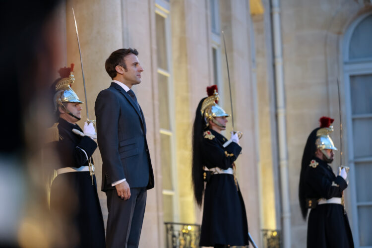 Republikens president Sauli Niinistö träffade Frankrikes president Emmanuel Macron måndagen den 21 mars 2022 i Paris. Foto: Johanna Unha-Kaprali/Finlands ambassad i Paris