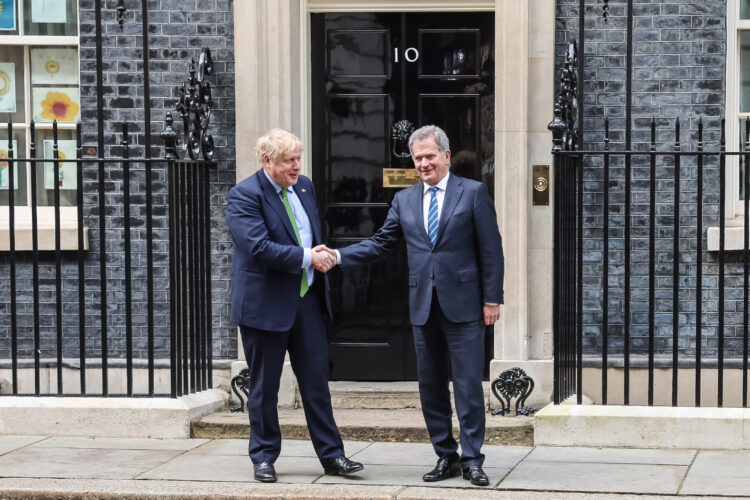 President Niinistö deltog i en middag för JEF-ländernas stats- och regeringschefer med Storbritanniens premiärminister Boris Johnson som värd i London den 15 mars 2022. Foto: Jouni Mölsä/Republikens presidents kansli